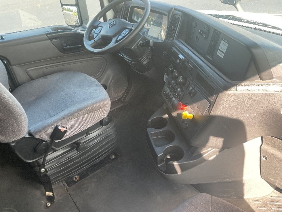 Sleeper Tractor-Heavy Duty Tractors-International-2020-LT625-Akron-OH-342,767\n\t\tmiles-$ 59,000 - Image 14