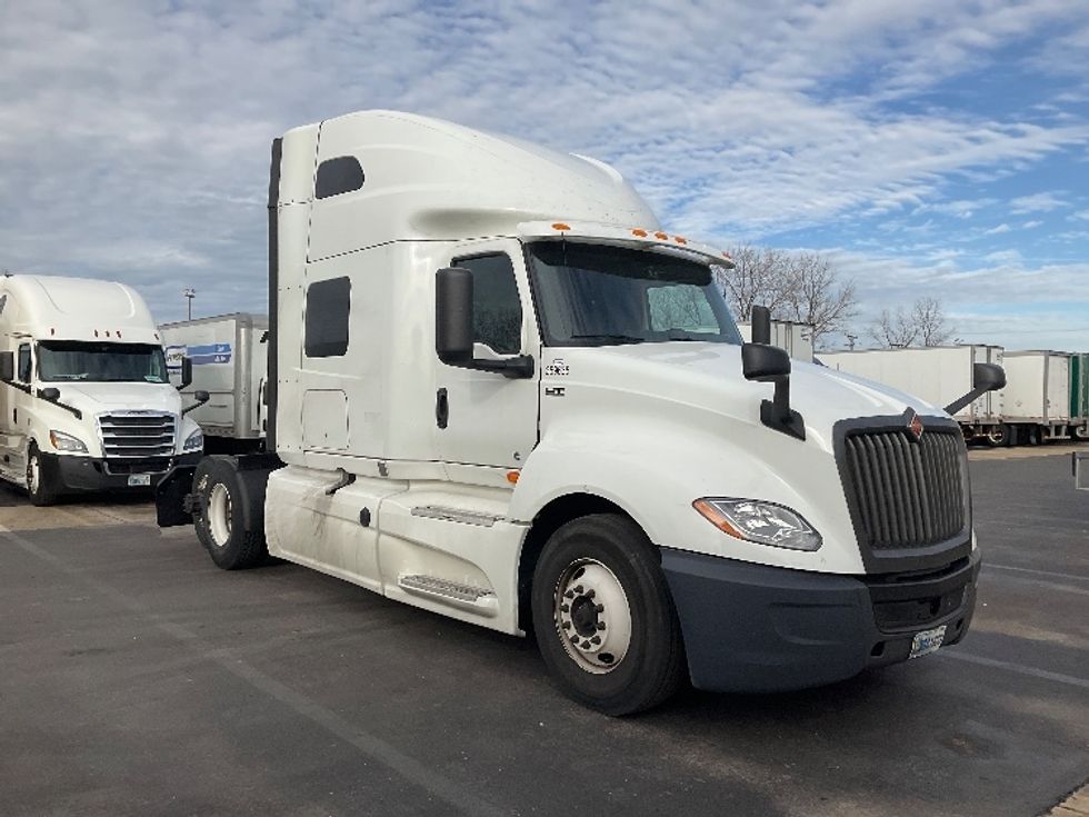 Sleeper Tractor-Heavy Duty Tractors-International-2020-LT625-Allentown-PA-444,189\n\t\tmiles-$ 49,500 - Image 1