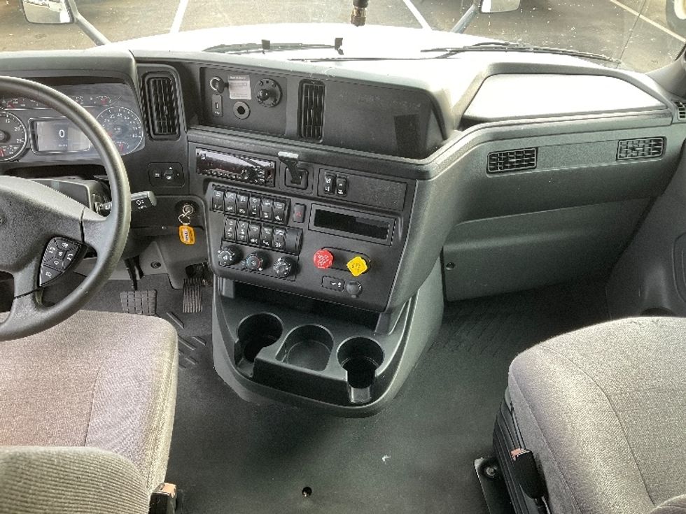 Sleeper Tractor-Heavy Duty Tractors-International-2020-LT625-Allentown-PA-444,189\n\t\tmiles-$ 49,500 - Image 12