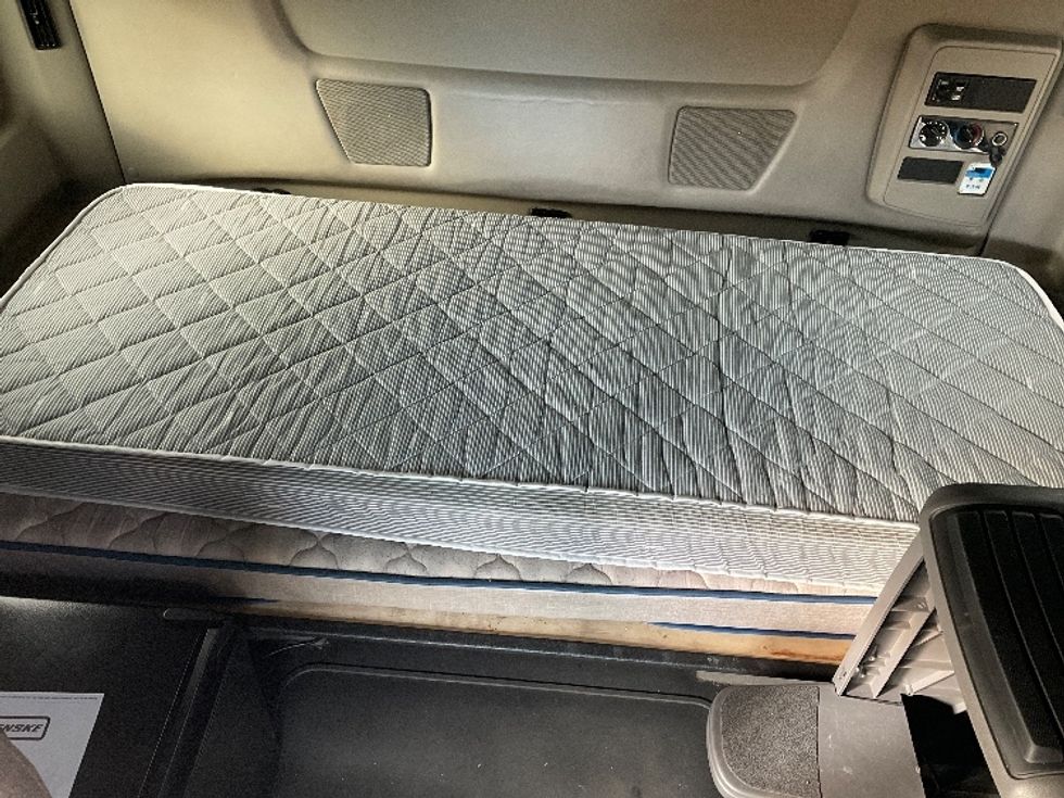 Sleeper Tractor-Heavy Duty Tractors-International-2020-LT625-Allentown-PA-444,189\n\t\tmiles-$ 49,500 - Image 17