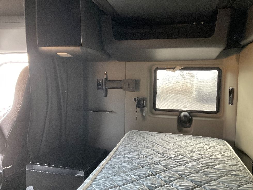 Sleeper Tractor-Heavy Duty Tractors-International-2020-LT625-Allentown-PA-444,189\n\t\tmiles-$ 49,500 - Image 19