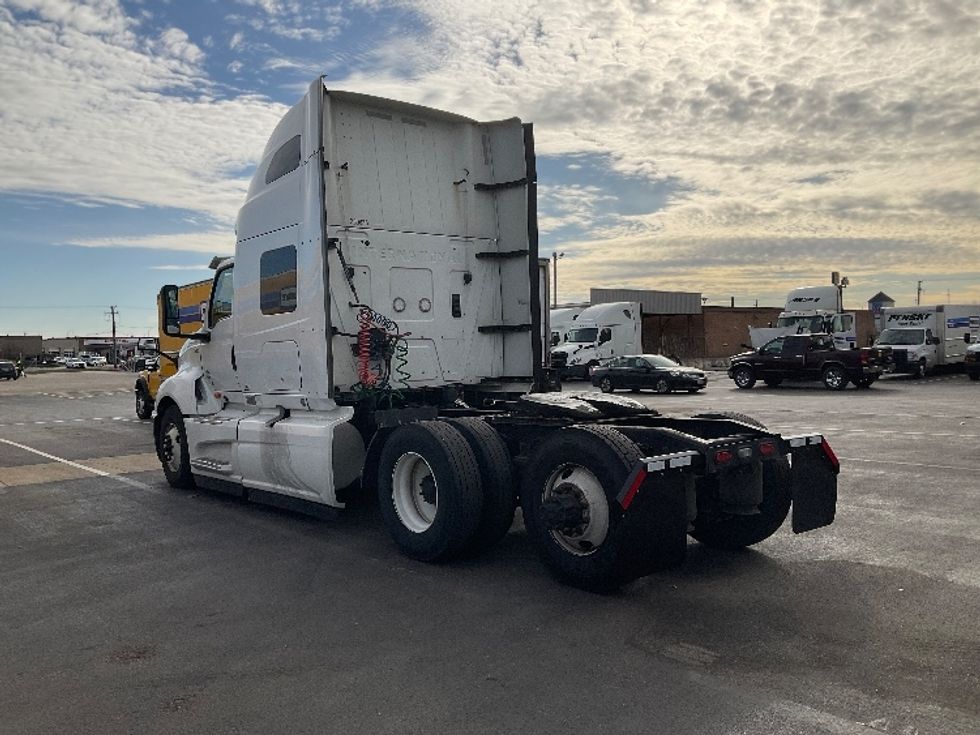 Sleeper Tractor-Heavy Duty Tractors-International-2020-LT625-Allentown-PA-444,189\n\t\tmiles-$ 49,500 - Image 5