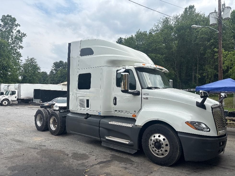 Sleeper Tractor-Heavy Duty Tractors-International-2020-LT625-Asheville-NC-384,489\n\t\tmiles-$ 55,000 - Image 1