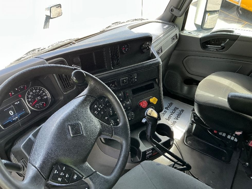 Sleeper Tractor-Heavy Duty Tractors-International-2020-LT625-Asheville-NC-384,489\n\t\tmiles-$ 55,000 - Image 10