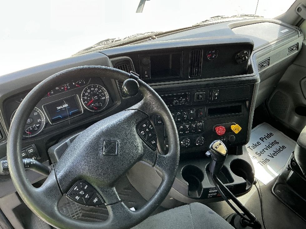 Sleeper Tractor-Heavy Duty Tractors-International-2020-LT625-Asheville-NC-384,489\n\t\tmiles-$ 55,000 - Image 11