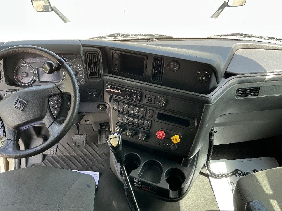 Sleeper Tractor-Heavy Duty Tractors-International-2020-LT625-Asheville-NC-384,489\n\t\tmiles-$ 55,000 - Image 12