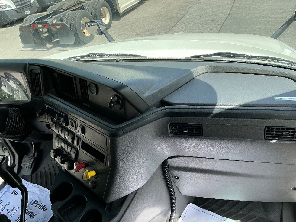 Sleeper Tractor-Heavy Duty Tractors-International-2020-LT625-Asheville-NC-384,489\n\t\tmiles-$ 55,000 - Image 14