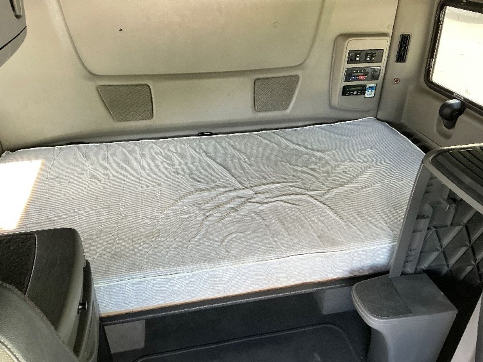 Sleeper Tractor-Heavy Duty Tractors-International-2020-LT625-Asheville-NC-384,489\n\t\tmiles-$ 55,000 - Image 17