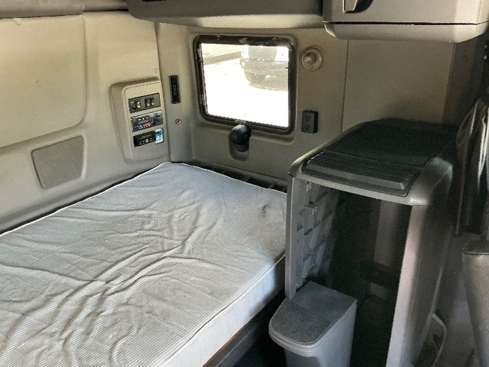 Sleeper Tractor-Heavy Duty Tractors-International-2020-LT625-Asheville-NC-384,489\n\t\tmiles-$ 55,000 - Image 18