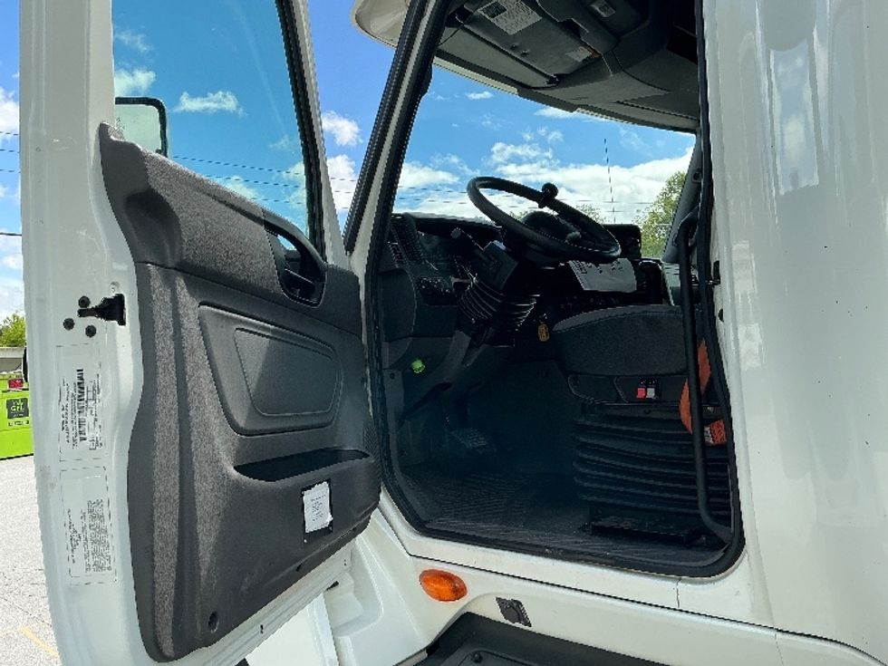 Sleeper Tractor-Heavy Duty Tractors-International-2020-LT625-Asheville-NC-384,489\n\t\tmiles-$ 55,000 - Image 9