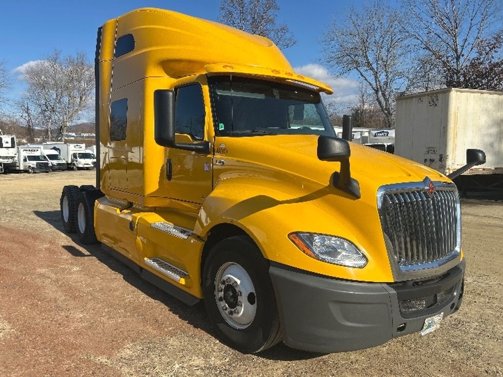 Sleeper Tractor-Heavy Duty Tractors-International-2020-LT625-Asheville-NC-429,106\n\t\tmiles-$ 55,000 - Image 1