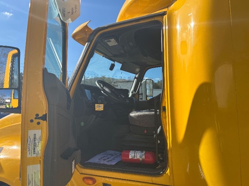 Sleeper Tractor-Heavy Duty Tractors-International-2020-LT625-Asheville-NC-429,106\n\t\tmiles-$ 55,000 - Image 9