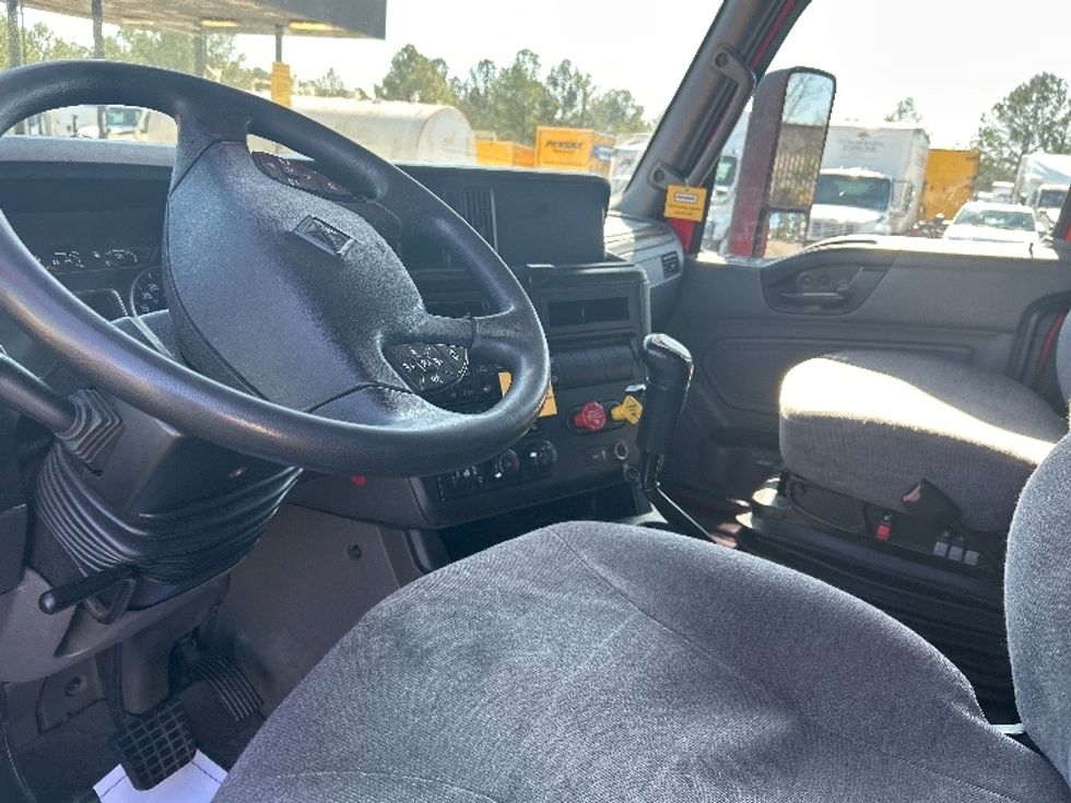 2020 International LT625 LT photo 10