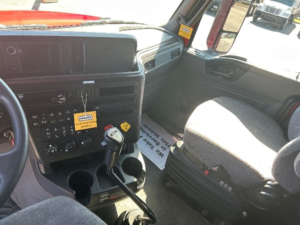 2020 International LT625 LT photo 12