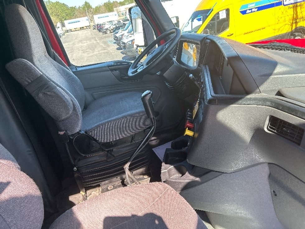 2020 International LT625 LT photo 15
