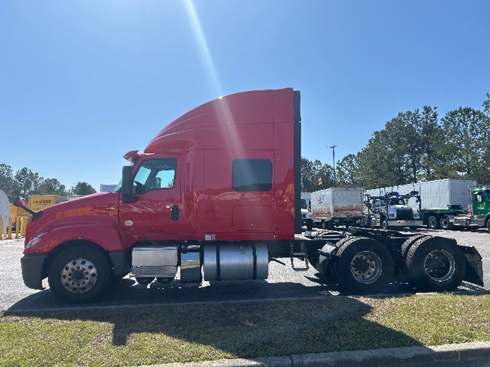 2020 International LT625 LT photo 4