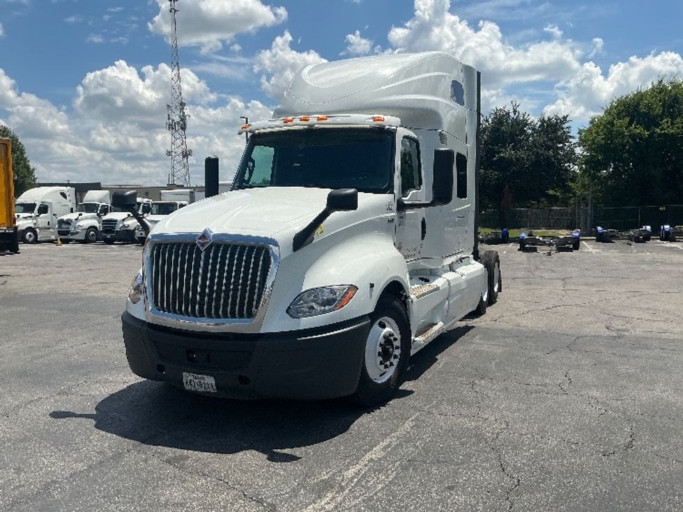 Sleeper Tractor-Heavy Duty Tractors-International-2020-LT625-Austin-TX-548,179\n\t\tmiles-$ 15,000 - Image 3