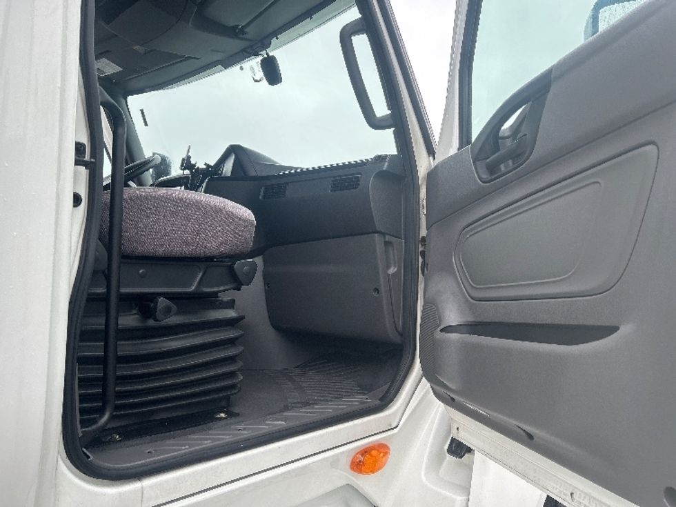 Sleeper Tractor-Heavy Duty Tractors-International-2020-LT625-Avon Lake-OH-403,494\n\t\tmiles-$ 60,500 - Image 13