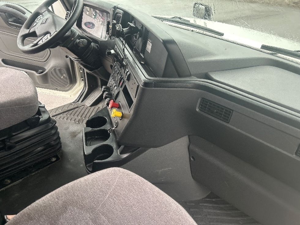 Sleeper Tractor-Heavy Duty Tractors-International-2020-LT625-Avon Lake-OH-403,494\n\t\tmiles-$ 60,500 - Image 15