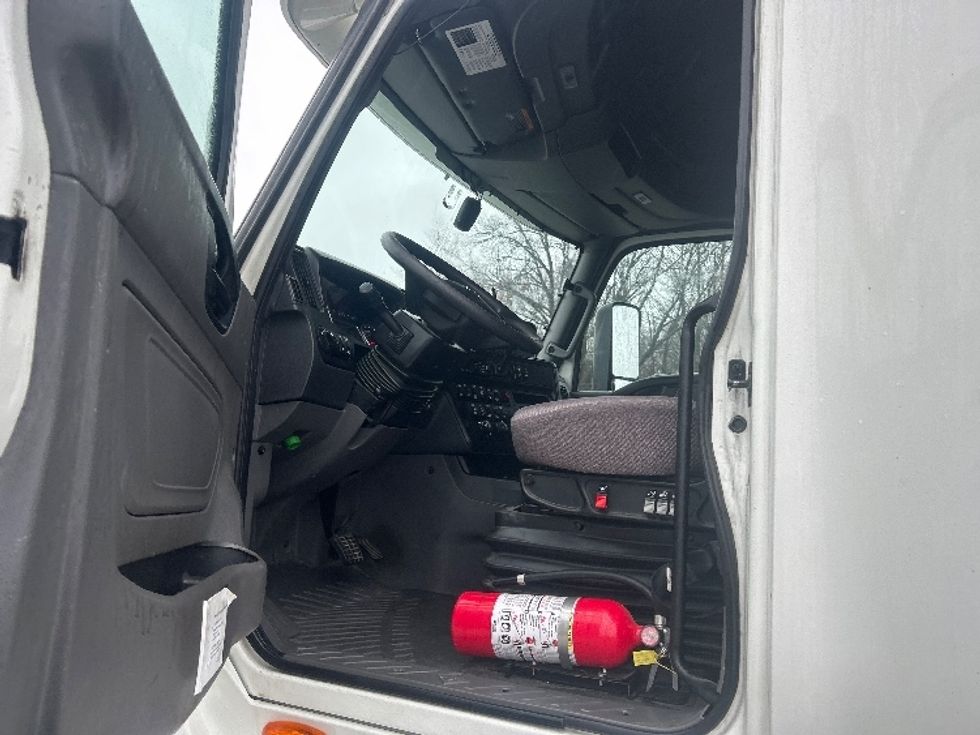 Sleeper Tractor-Heavy Duty Tractors-International-2020-LT625-Avon Lake-OH-403,494\n\t\tmiles-$ 60,500 - Image 9