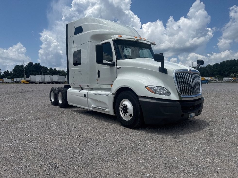 Sleeper Tractor-Heavy Duty Tractors-International-2020-LT625-Birmingham-AL-445,636\n\t\tmiles-$ 55,750 - Image 1