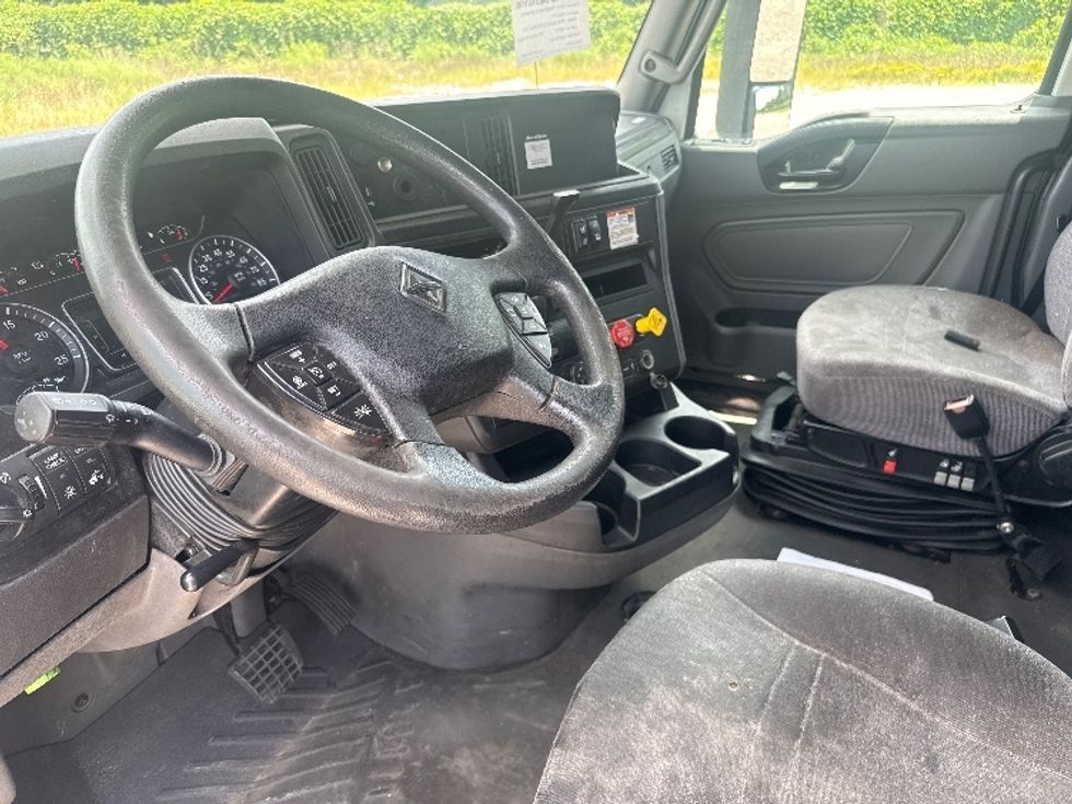 Sleeper Tractor-Heavy Duty Tractors-International-2020-LT625-Birmingham-AL-445,636\n\t\tmiles-$ 55,750 - Image 10