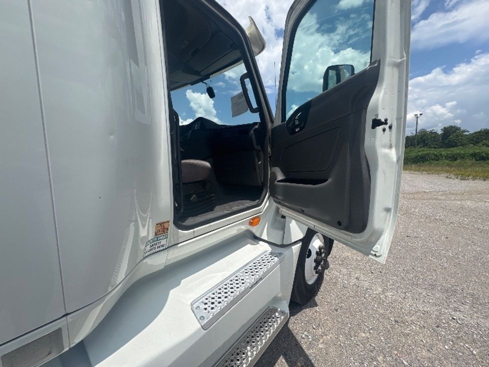 Sleeper Tractor-Heavy Duty Tractors-International-2020-LT625-Birmingham-AL-445,636\n\t\tmiles-$ 55,750 - Image 13