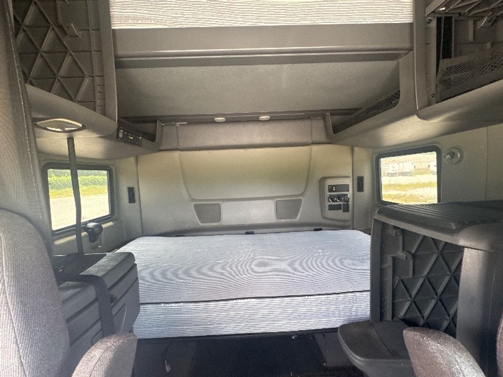 Sleeper Tractor-Heavy Duty Tractors-International-2020-LT625-Birmingham-AL-445,636\n\t\tmiles-$ 55,750 - Image 16