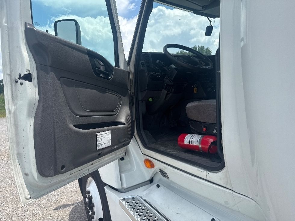 Sleeper Tractor-Heavy Duty Tractors-International-2020-LT625-Birmingham-AL-445,636\n\t\tmiles-$ 55,750 - Image 9