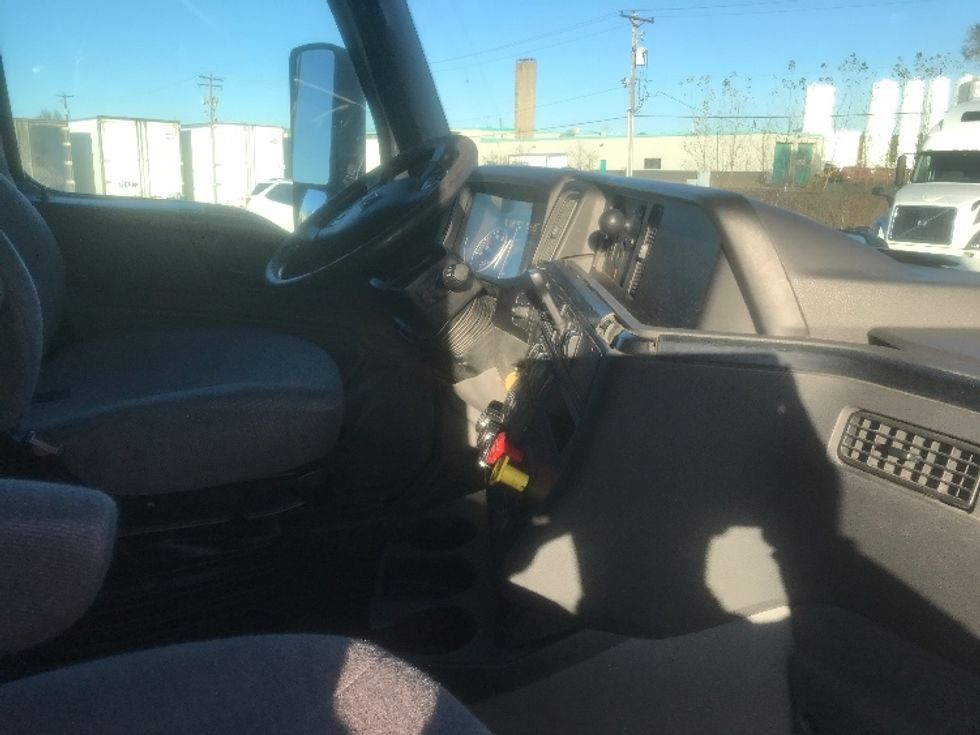 Sleeper Tractor-Heavy Duty Tractors-International-2020-LT625-Brooklyn Park-MN-600,049\n\t\tmiles-$ 36,250 - Image 15