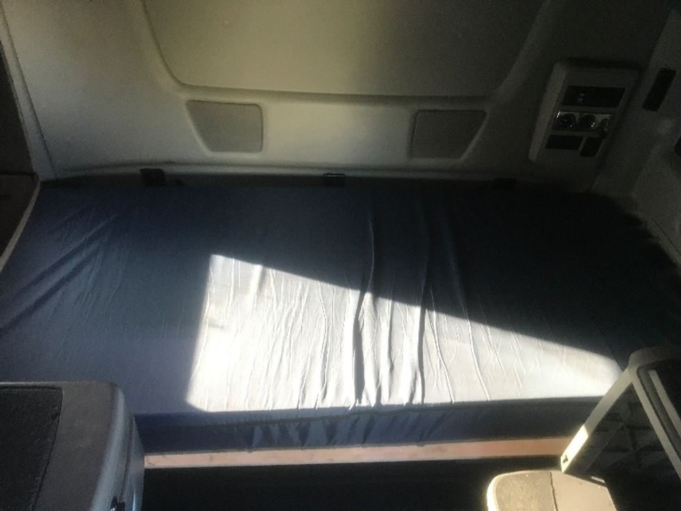 Sleeper Tractor-Heavy Duty Tractors-International-2020-LT625-Brooklyn Park-MN-666,477\n\t\tmiles-$ 30,750 - Image 17