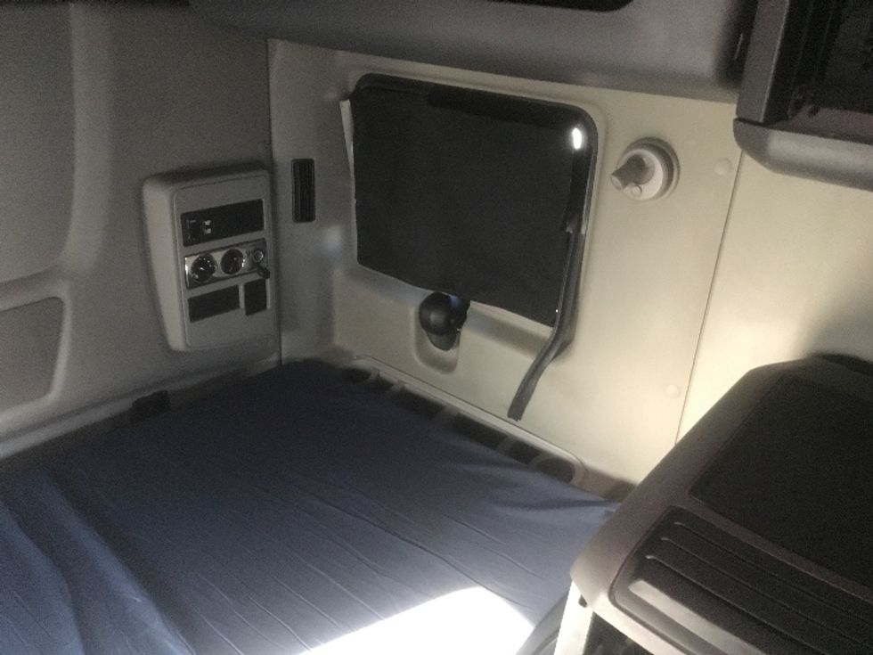 Sleeper Tractor-Heavy Duty Tractors-International-2020-LT625-Brooklyn Park-MN-666,477\n\t\tmiles-$ 30,750 - Image 18