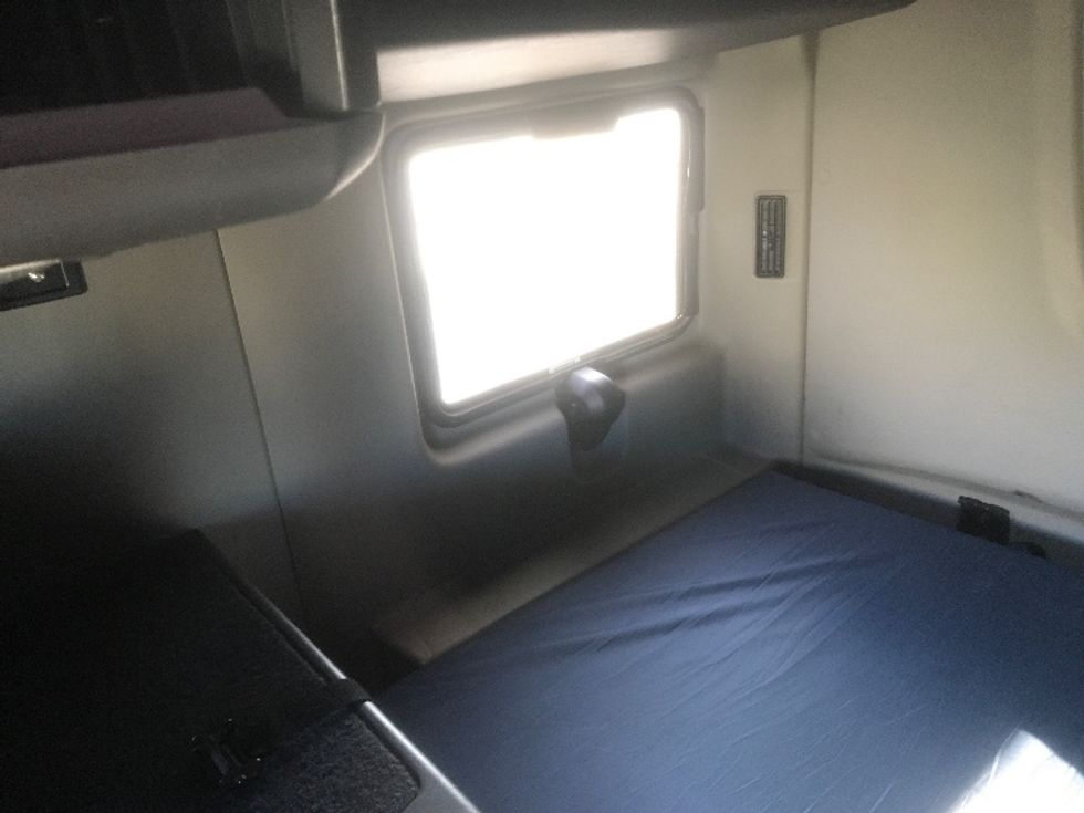 Sleeper Tractor-Heavy Duty Tractors-International-2020-LT625-Brooklyn Park-MN-666,477\n\t\tmiles-$ 30,750 - Image 19