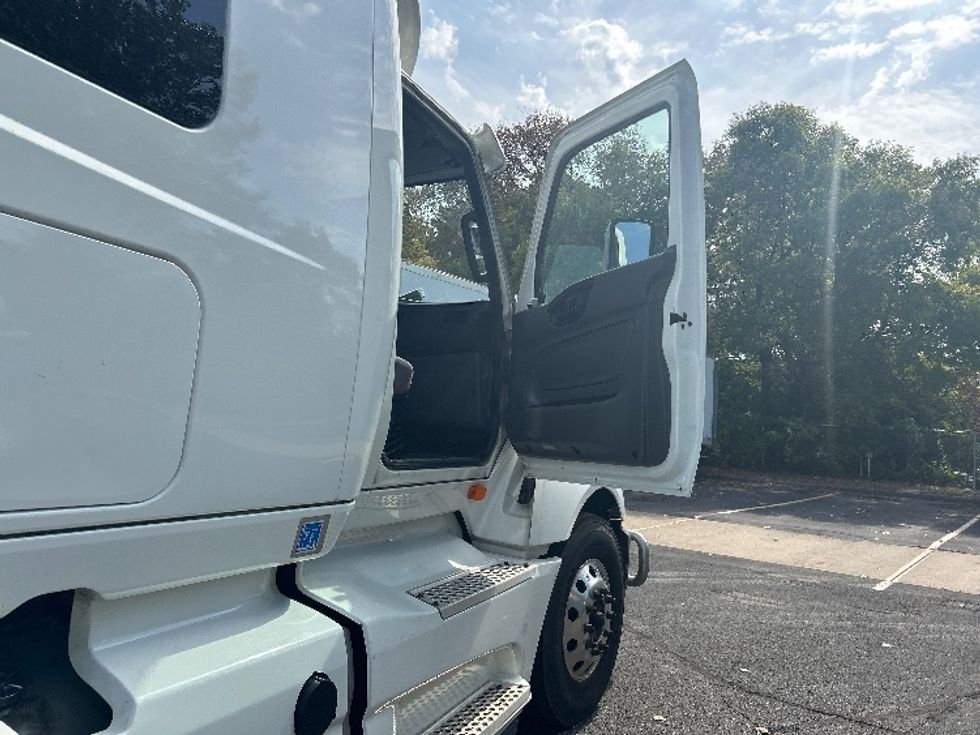 Sleeper Tractor-Heavy Duty Tractors-International-2020-LT625-Brooklyn Park-MN-691,341\n\t\tmiles-$ 32,750 - Image 13