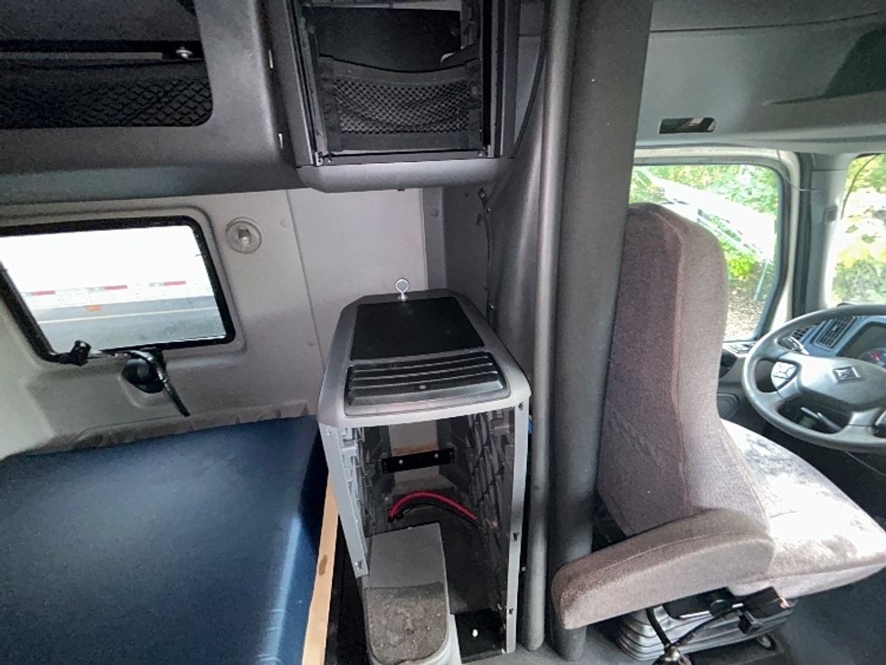 Sleeper Tractor-Heavy Duty Tractors-International-2020-LT625-Brooklyn Park-MN-691,341\n\t\tmiles-$ 32,750 - Image 19