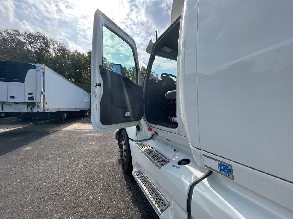 Sleeper Tractor-Heavy Duty Tractors-International-2020-LT625-Brooklyn Park-MN-691,341\n\t\tmiles-$ 32,750 - Image 9