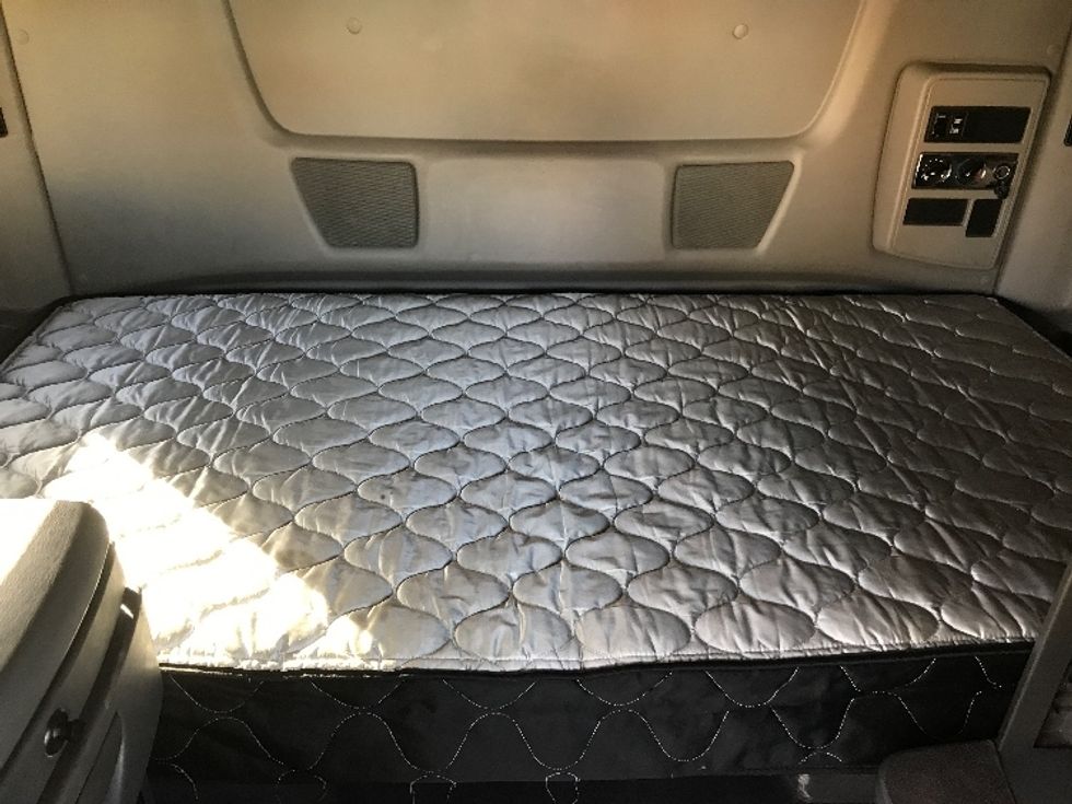 Sleeper Tractor-Heavy Duty Tractors-International-2020-LT625-Calgary-AB-738,161\n\t\tkm-$ 66,500 - Image 14