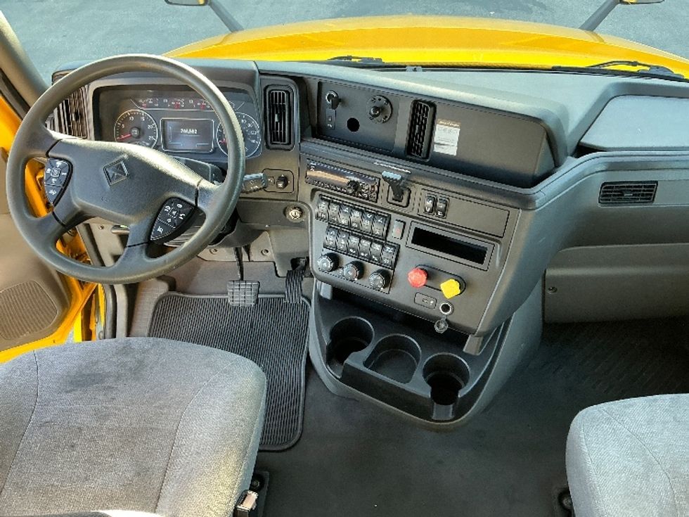 Sleeper Tractor-Heavy Duty Tractors-International-2020-LT625-Calgary-AB-744,553\n\t\tkm-$ 61,000 - Image 12