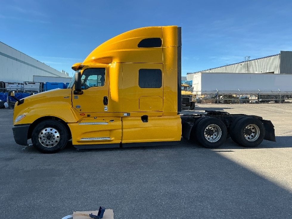 Sleeper Tractor-Heavy Duty Tractors-International-2020-LT625-Calgary-AB-744,553\n\t\tkm-$ 61,000 - Image 4