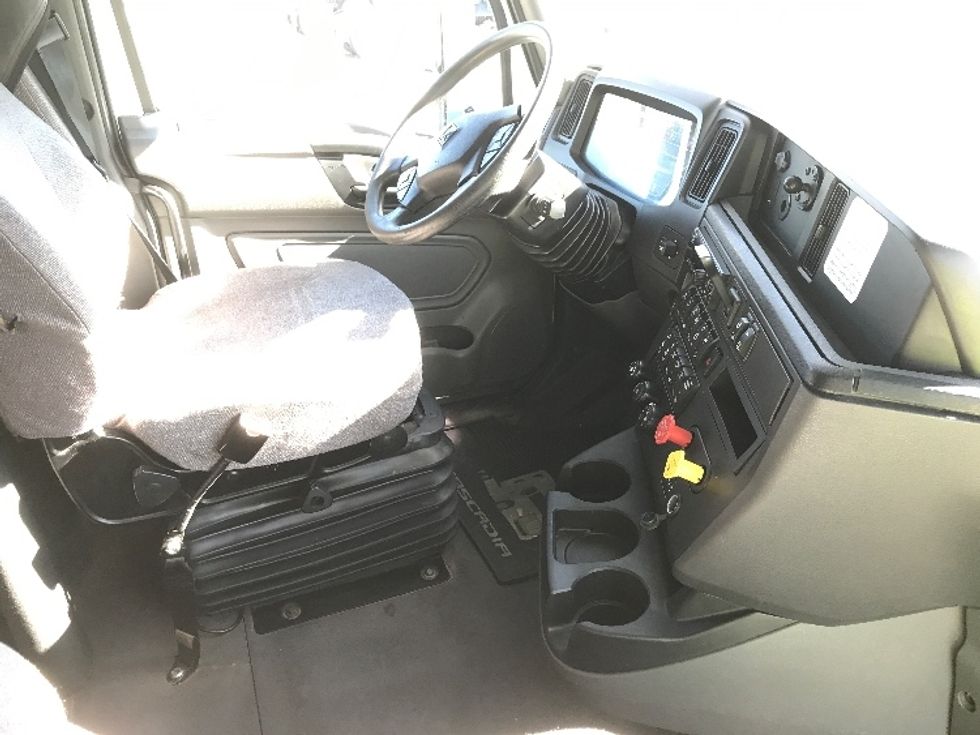 Sleeper Tractor-Heavy Duty Tractors-International-2020-LT625-Calgary-AB-757,908\n\t\tkm-$ 65,500 - Image 15