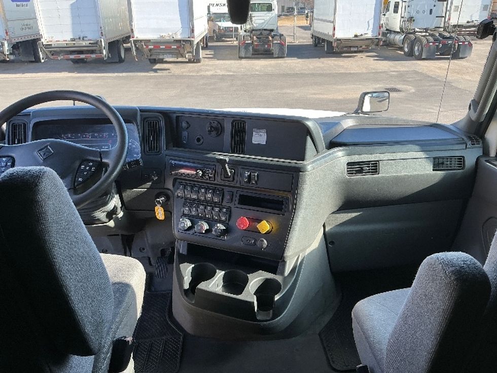 Sleeper Tractor-Heavy Duty Tractors-International-2020-LT625-Calgary-AB-758,500\n\t\tkm-$ 65,500 - Image 12
