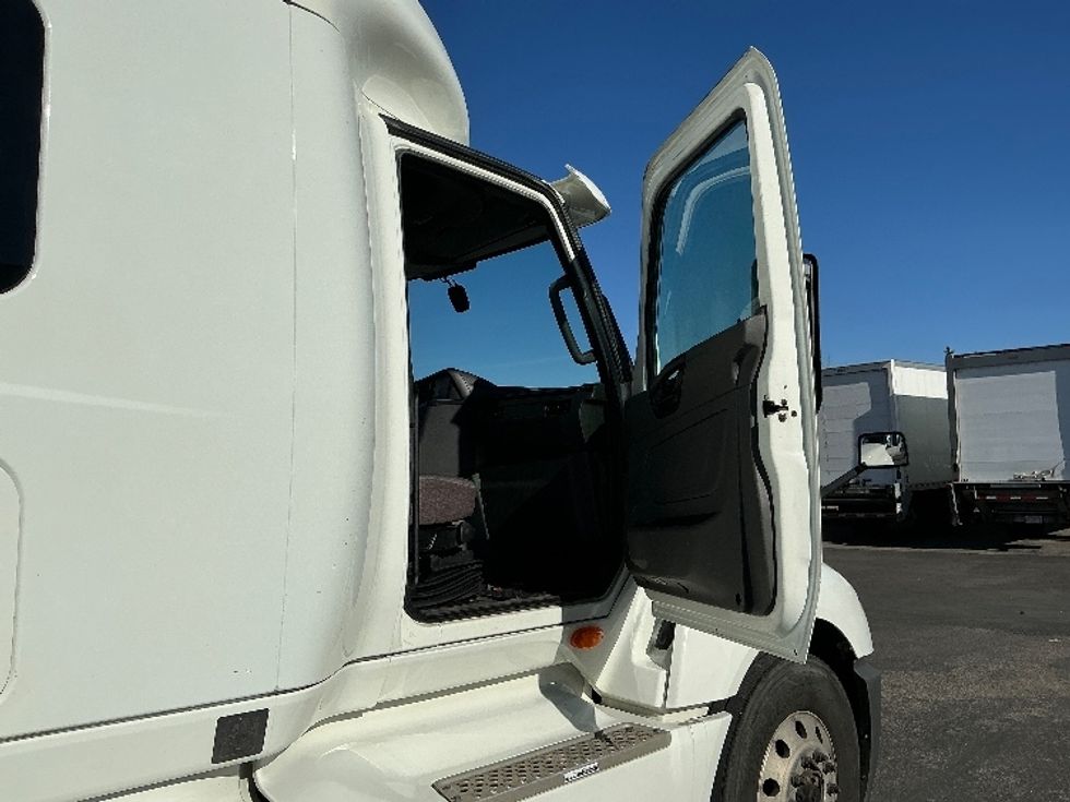 Sleeper Tractor-Heavy Duty Tractors-International-2020-LT625-Calgary-AB-758,500\n\t\tkm-$ 65,500 - Image 13