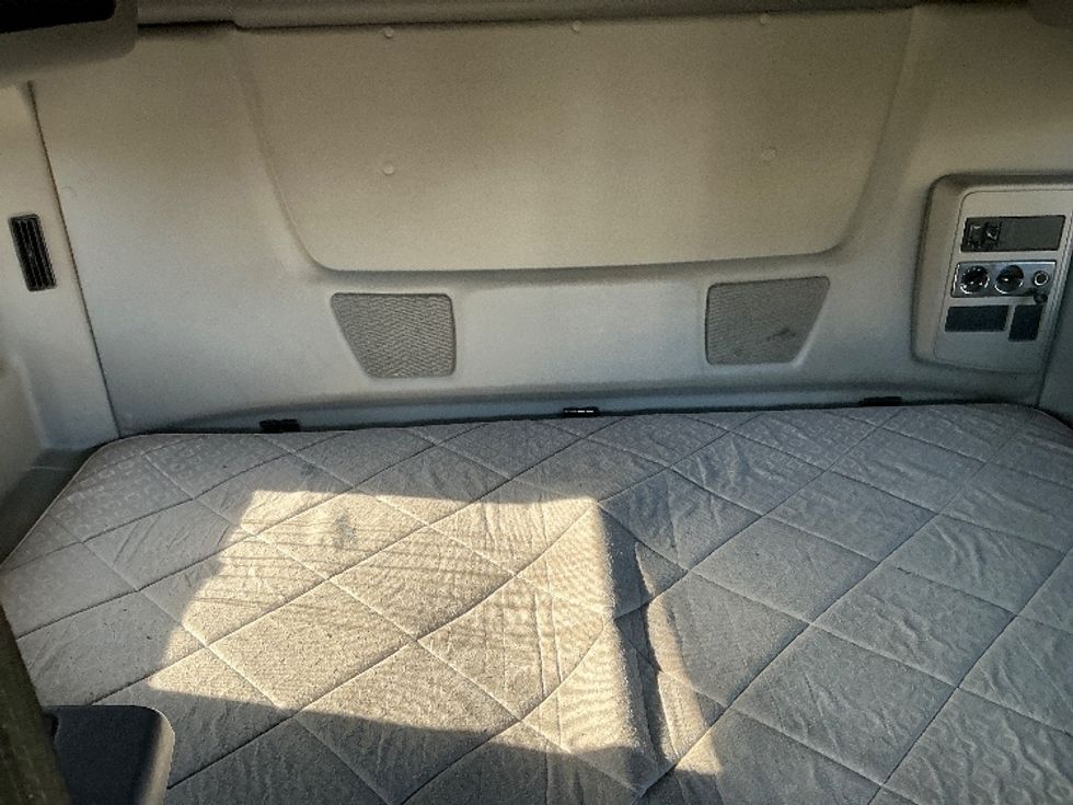 Sleeper Tractor-Heavy Duty Tractors-International-2020-LT625-Calgary-AB-758,500\n\t\tkm-$ 65,500 - Image 16