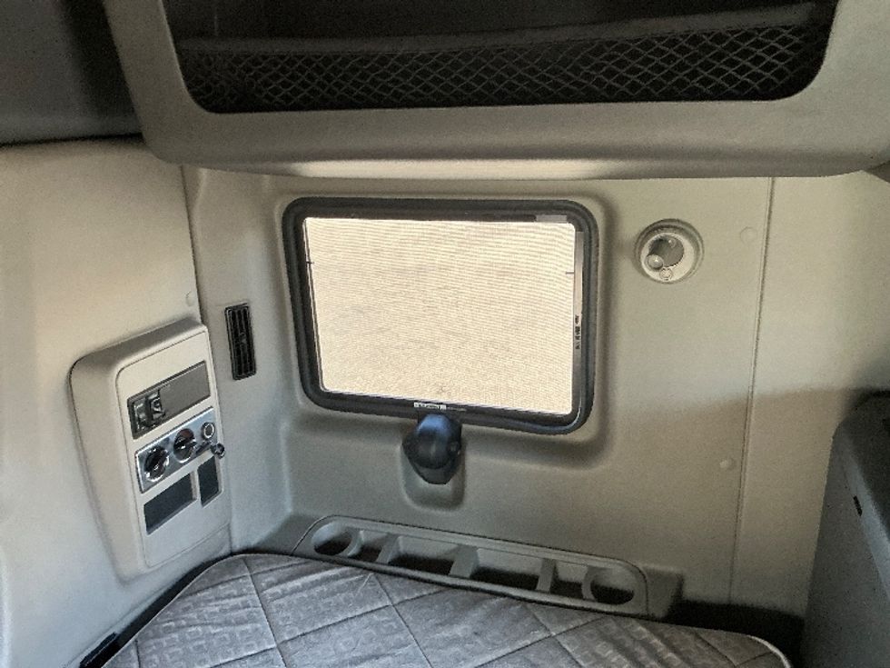 Sleeper Tractor-Heavy Duty Tractors-International-2020-LT625-Calgary-AB-758,500\n\t\tkm-$ 65,500 - Image 18