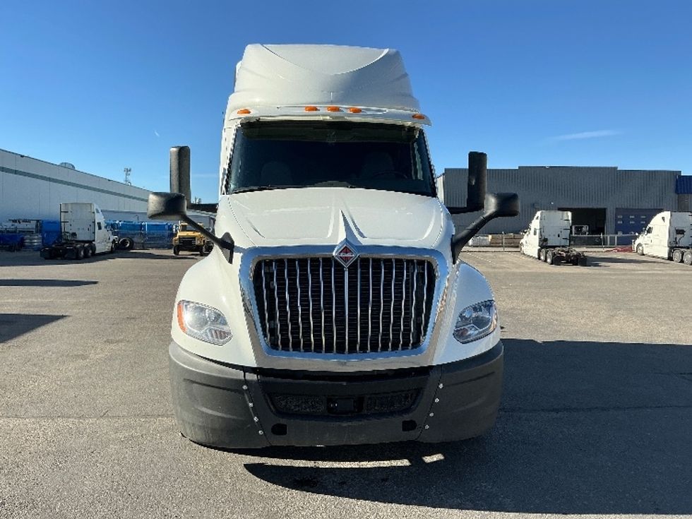 Sleeper Tractor-Heavy Duty Tractors-International-2020-LT625-Calgary-AB-758,500\n\t\tkm-$ 65,500 - Image 2