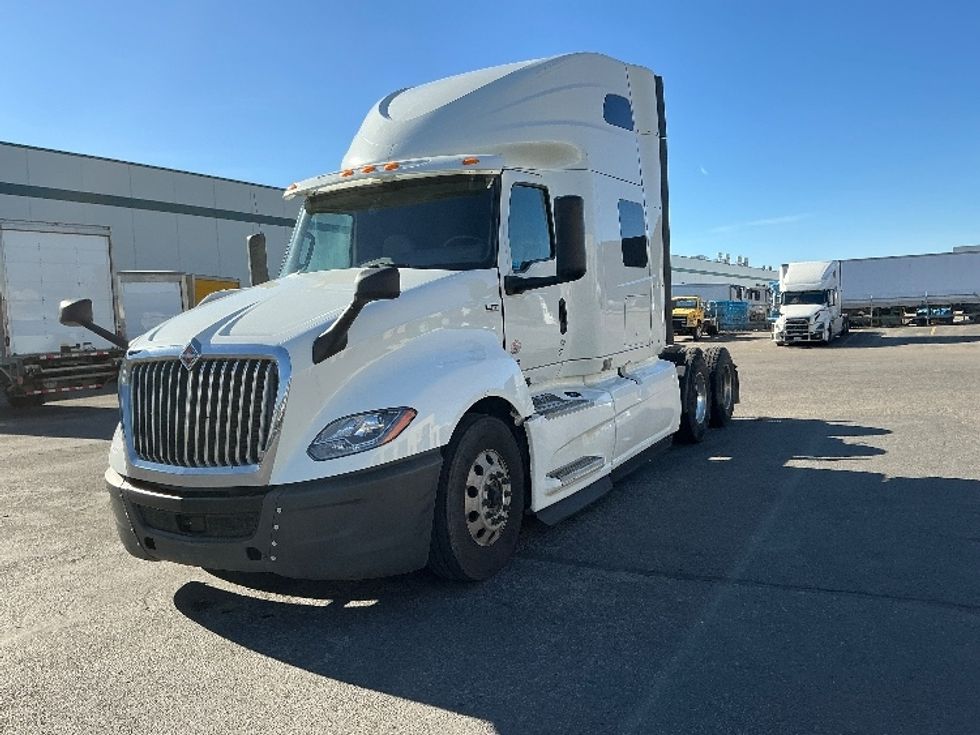 Sleeper Tractor-Heavy Duty Tractors-International-2020-LT625-Calgary-AB-758,500\n\t\tkm-$ 65,500 - Image 3