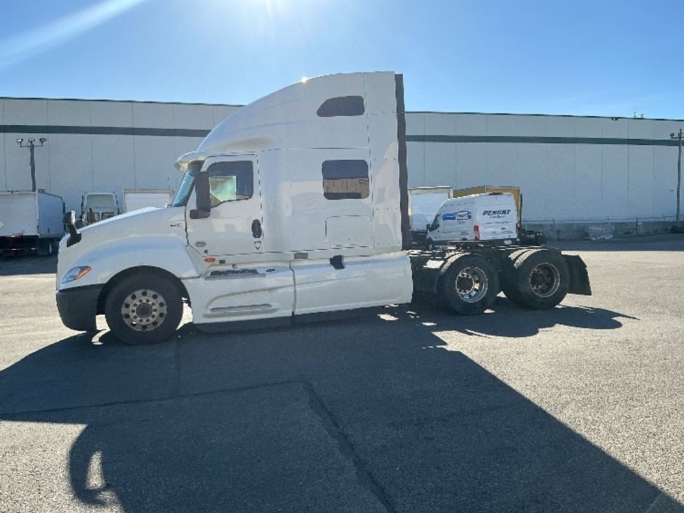 Sleeper Tractor-Heavy Duty Tractors-International-2020-LT625-Calgary-AB-758,500\n\t\tkm-$ 65,500 - Image 4