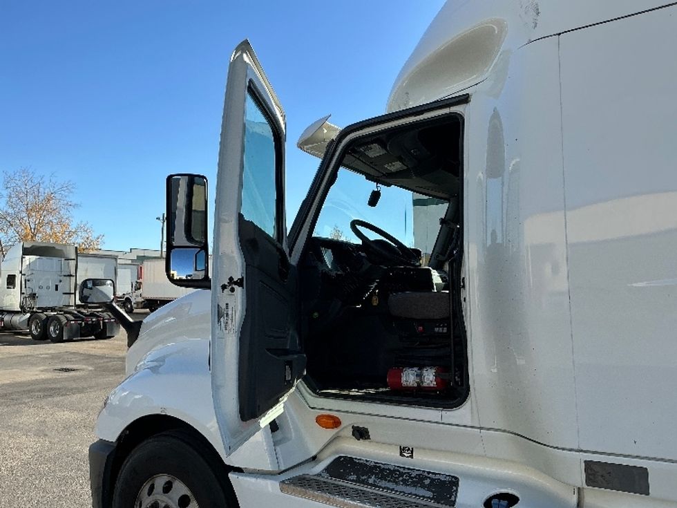 Sleeper Tractor-Heavy Duty Tractors-International-2020-LT625-Calgary-AB-758,500\n\t\tkm-$ 65,500 - Image 9