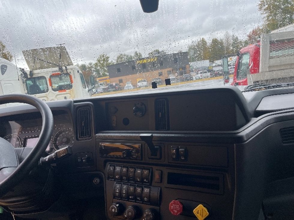 Sleeper Tractor-Heavy Duty Tractors-International-2020-LT625-Capitol Heights-MD-492,647\n\t\tmiles-$ 44,500 - Image 10