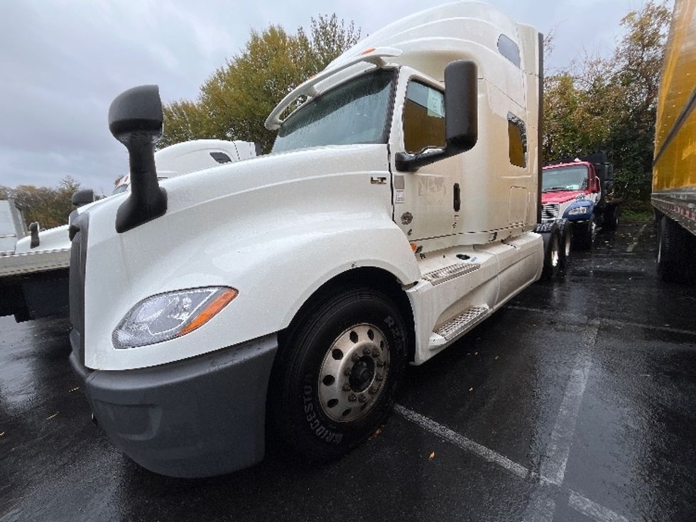 Sleeper Tractor-Heavy Duty Tractors-International-2020-LT625-Capitol Heights-MD-492,647\n\t\tmiles-$ 44,500 - Image 2